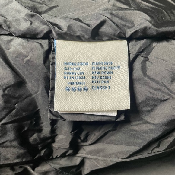 Authentic MONCLER Black Peplum Goose Down
Diamond Quilted Puffer Jacket Size 0 - Picture 8 of 13